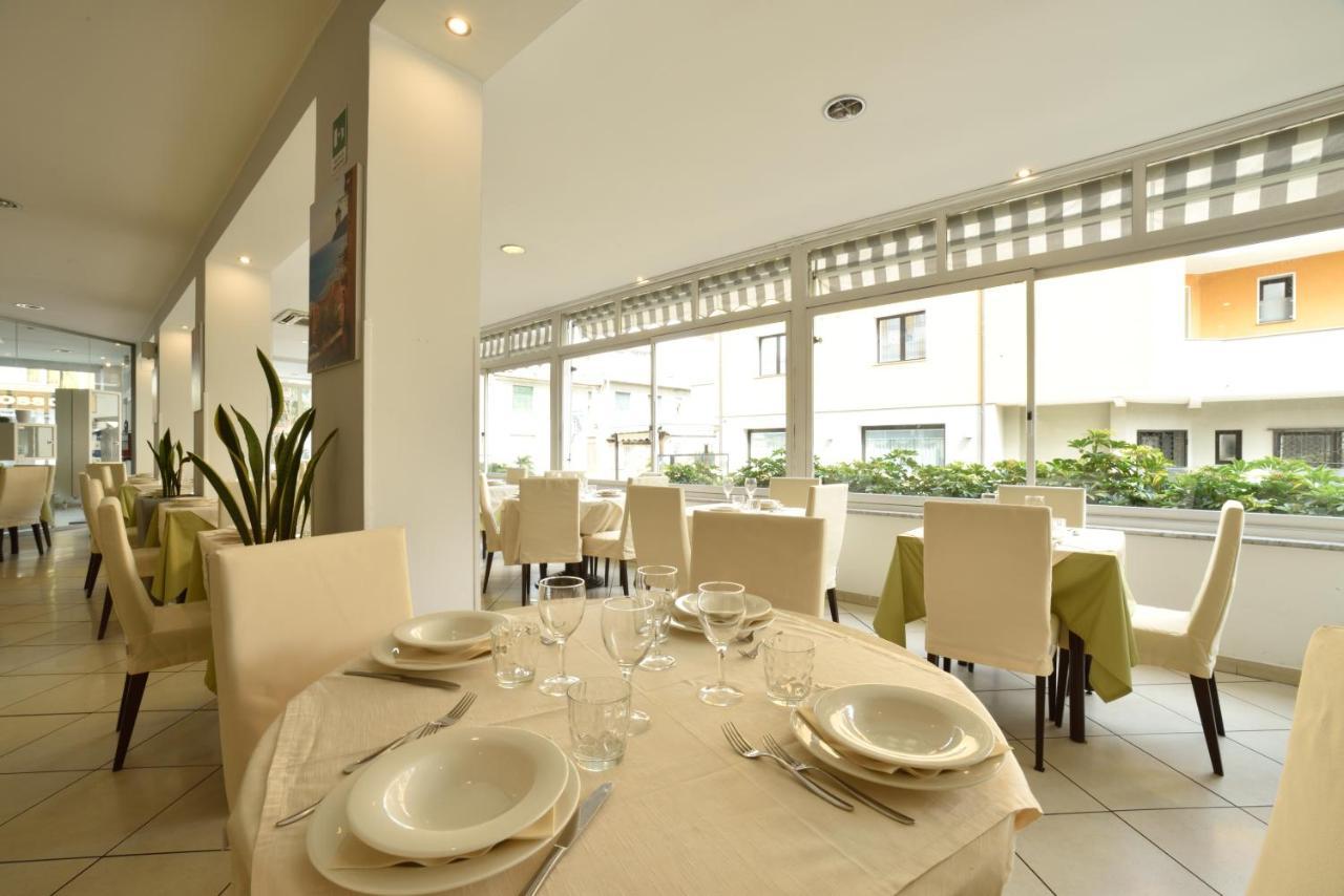 Hotel Ristorante La Marina Mhotelsgroup Сан-Бартоломео-аль-Маре Екстер'єр фото
