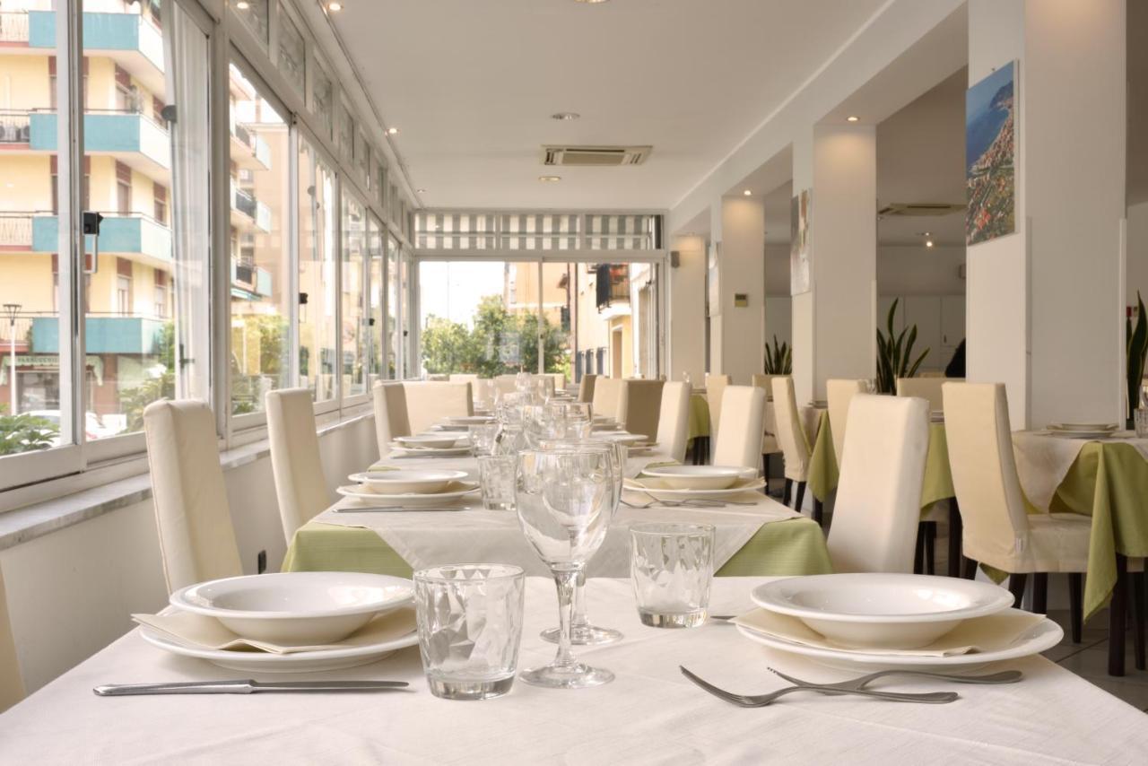Hotel Ristorante La Marina Mhotelsgroup Сан-Бартоломео-аль-Маре Екстер'єр фото