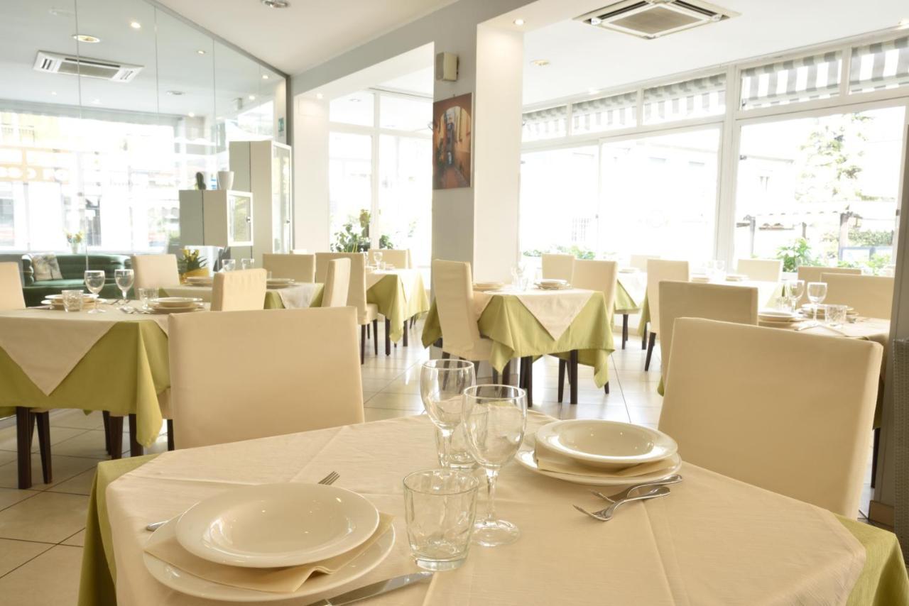 Hotel Ristorante La Marina Mhotelsgroup Сан-Бартоломео-аль-Маре Екстер'єр фото