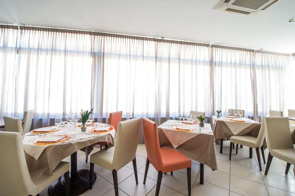 Hotel Ristorante La Marina Mhotelsgroup Сан-Бартоломео-аль-Маре Екстер'єр фото