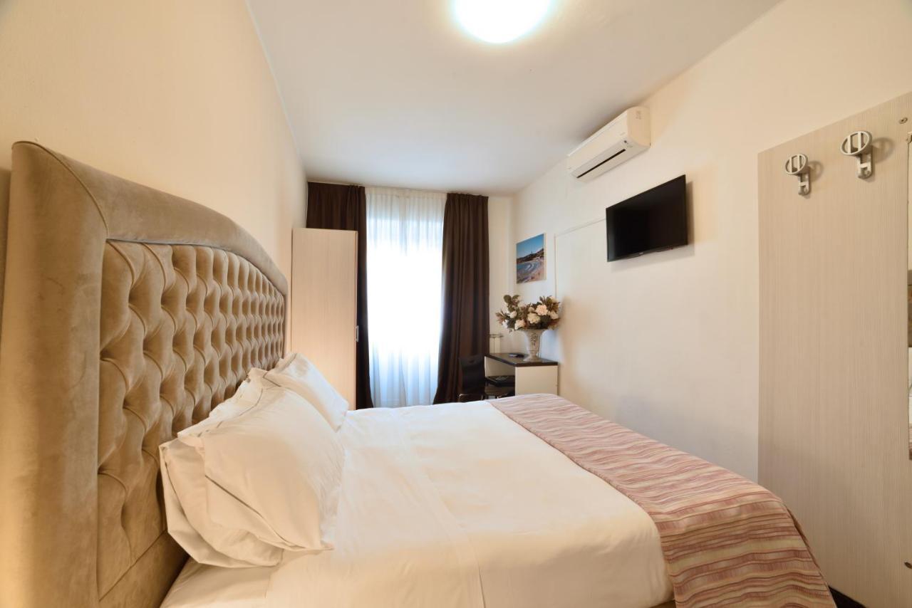 Hotel Ristorante La Marina Mhotelsgroup Сан-Бартоломео-аль-Маре Екстер'єр фото
