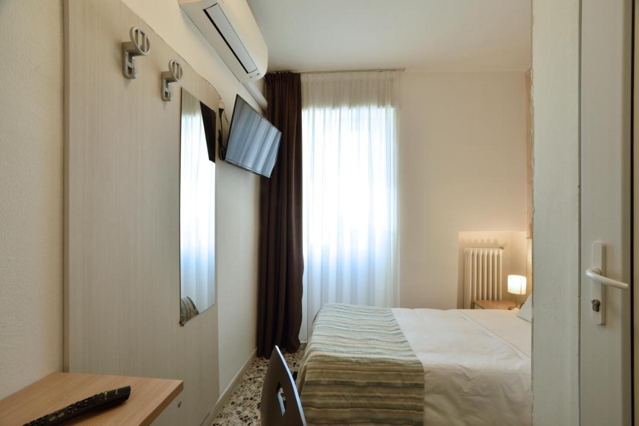 Hotel Ristorante La Marina Mhotelsgroup Сан-Бартоломео-аль-Маре Екстер'єр фото
