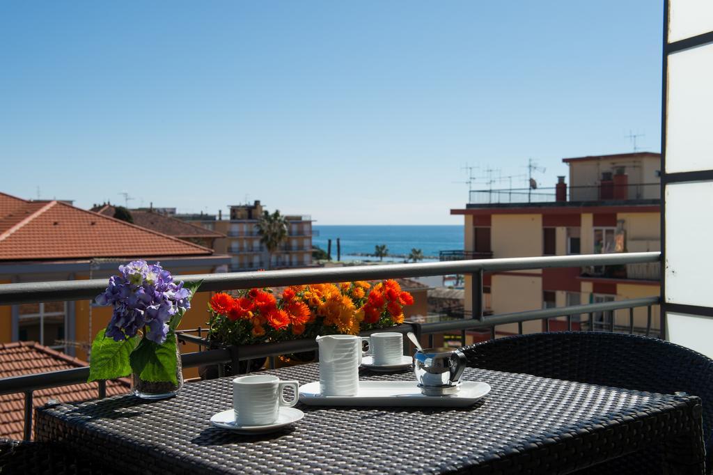 Hotel Ristorante La Marina Mhotelsgroup Сан-Бартоломео-аль-Маре Екстер'єр фото
