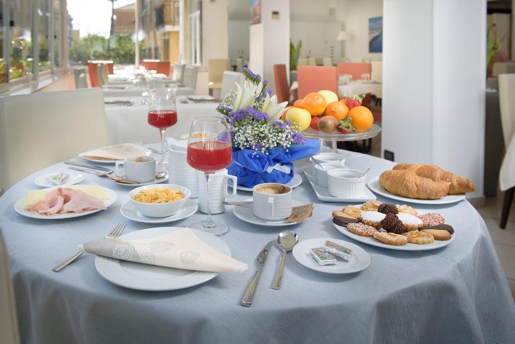 Hotel Ristorante La Marina Mhotelsgroup Сан-Бартоломео-аль-Маре Екстер'єр фото
