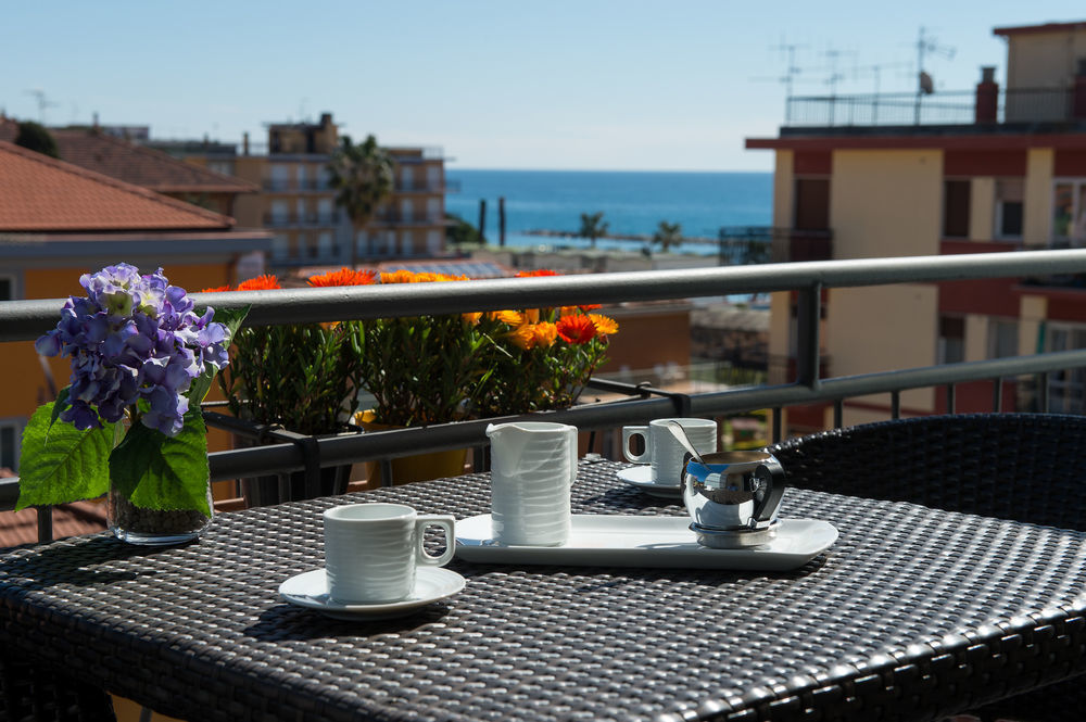 Hotel Ristorante La Marina Mhotelsgroup Сан-Бартоломео-аль-Маре Екстер'єр фото
